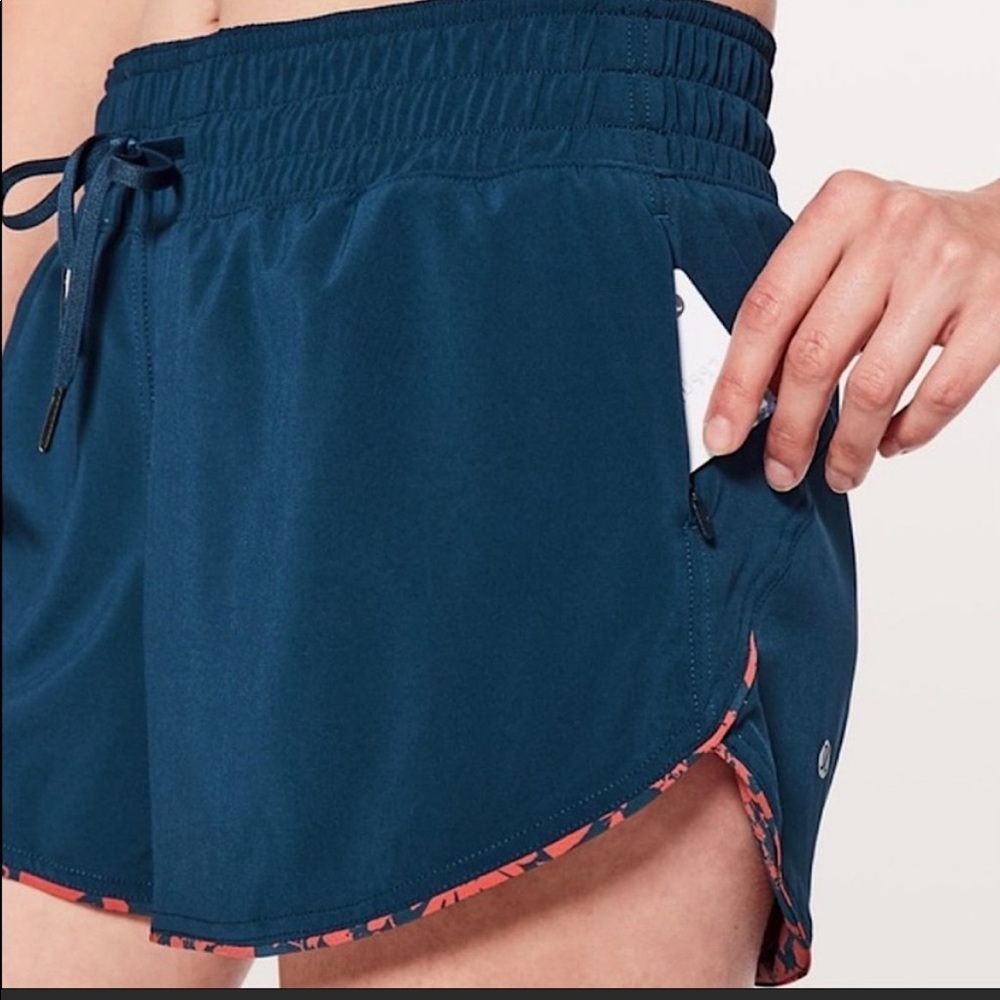 Lululemon Athletica Choose a Side 3’ Shorts- Size 2